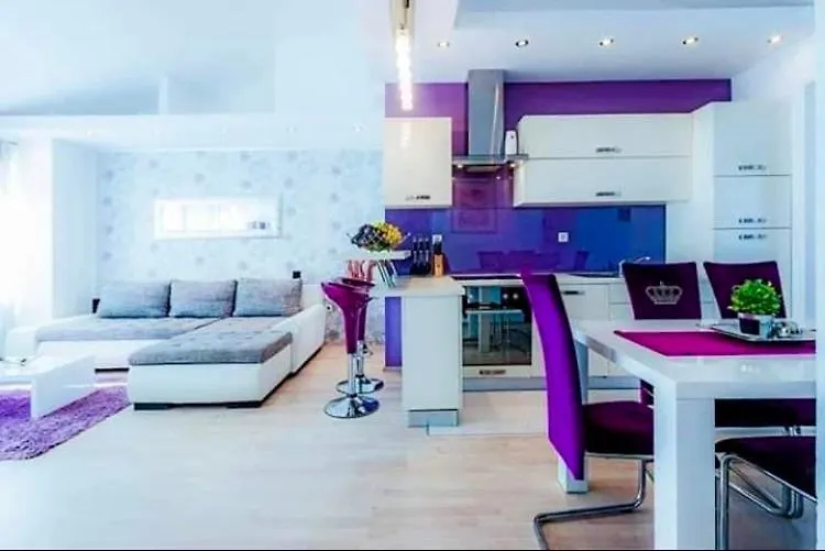 Stylish Suburb Apartment With Private Parking & Wifi, Between City Centre And Brijuni Pristine Seaside 普拉